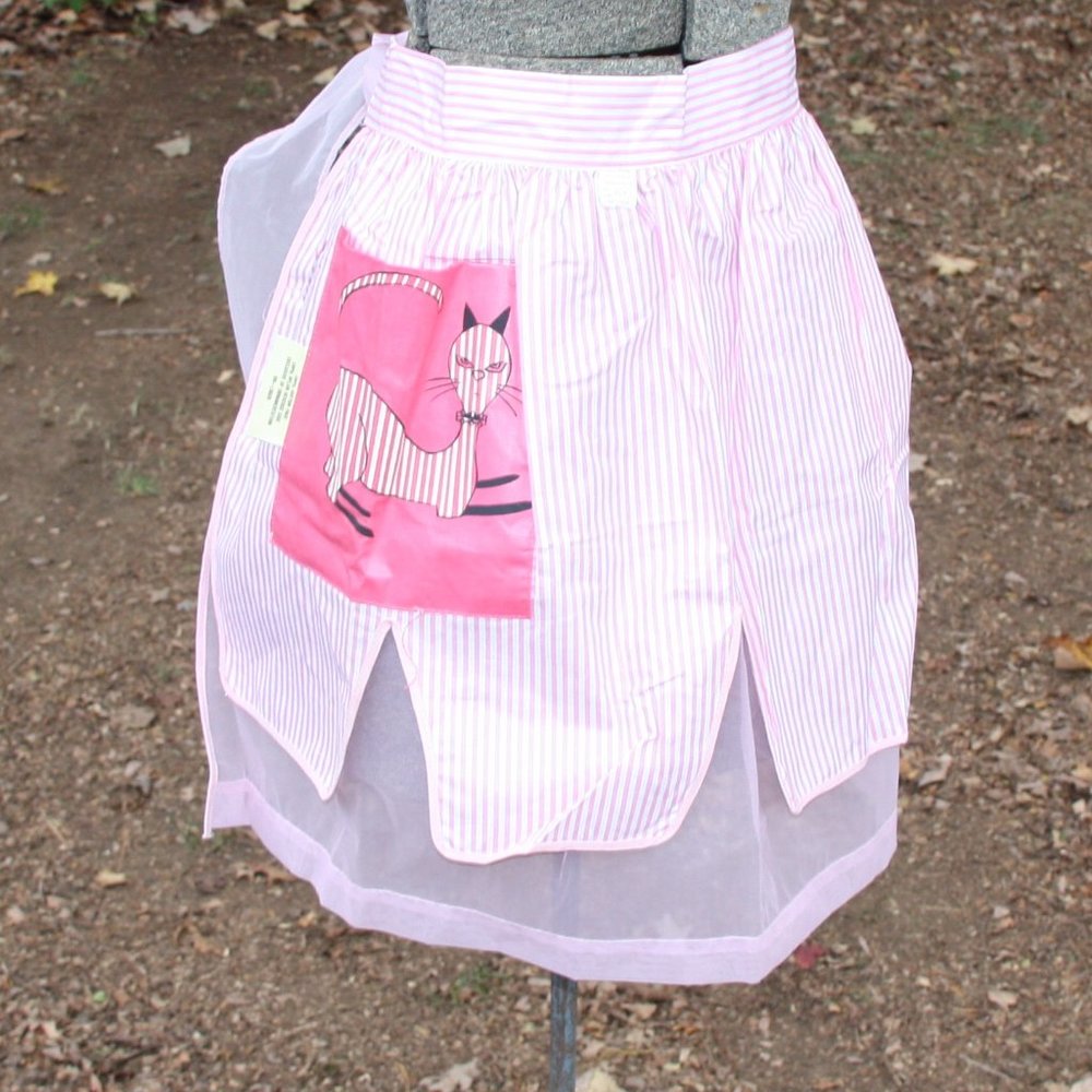 NOS Vintage Apron with Tags Cat Stripes